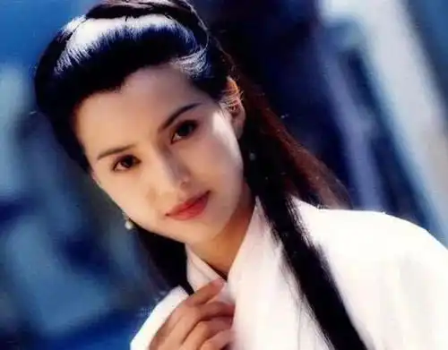 小龙女造型令人回味,李若彤经典刘亦菲冷艳,而最像的是她
