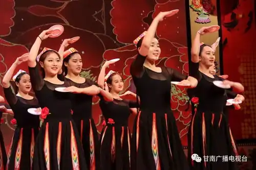 纪念改革开放四十周年中国梦广播电视校园诗歌朗诵暨大美甘南弹唱大奖赛颁奖晚会隆重举行赵凌云扎西草等出席
