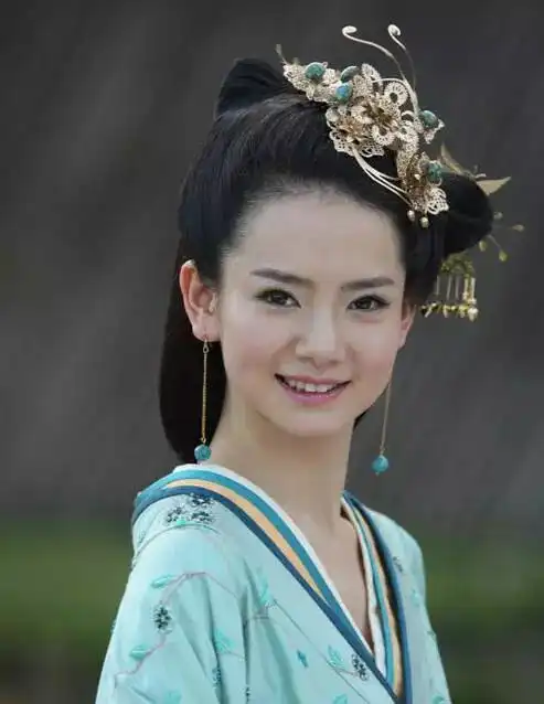 国民大闺女关晓彤出演史上最好色公主,坐拥30男宠还勾引姑父
