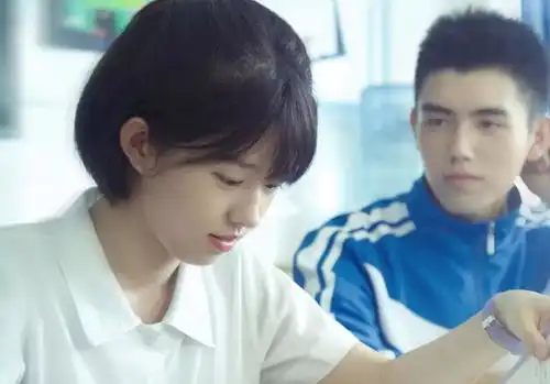 陈飞宇与程潇戏外互动像恋爱,剧中却成大兄弟,罗云熙怕也带不动