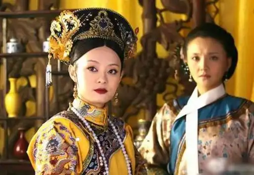 皇上半夜送给甄嬛的这份礼物,满满的羞辱难怪甄嬛会移情果郡王
