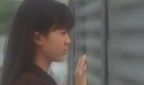 唐宁晒24年前剧照忆青涩时光,众星璀璨,失婚三年独自抚养儿女
