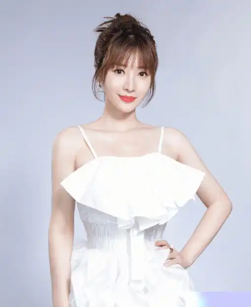 柳岩自曝三年没有谈恋爱宁愿不爱,不愿将就