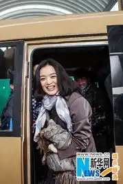 白雪客串校车戏份杀青开车剧照曝光
