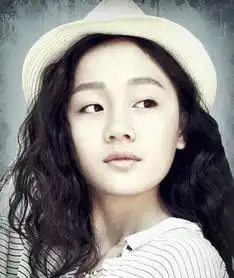 文章夺走了这个少女的15岁人生初吻
