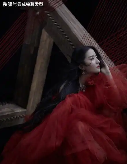 这次刘亦菲没了仙气,饰演花木兰,终于下凡人间
