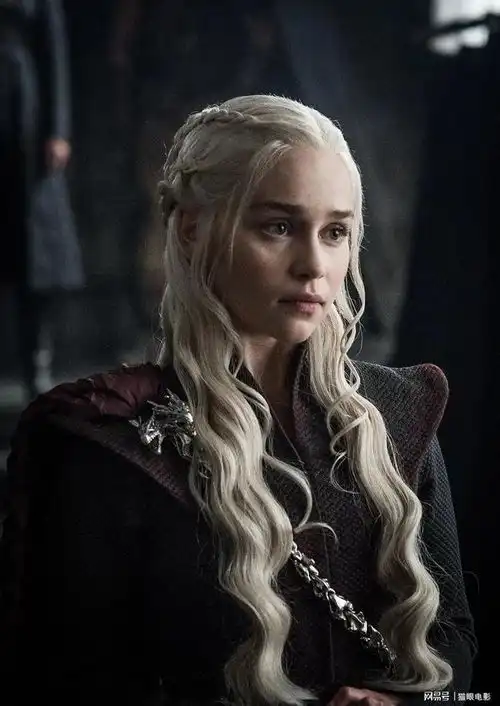 权力的游戏前传片场照龙妈祖先银发亮相,网友这个王子拉胯了
