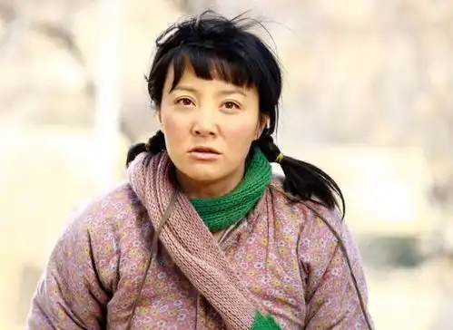 她是圈内整容最成功的女星51岁整成20岁少女,脸上没有一丝皱纹
