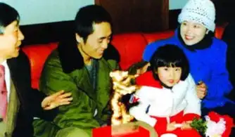 张艺谋与前妻合影曝光前妻提议促其成名
