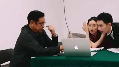 尔冬升导演展现年轻时照片,直言我儿子,那么到底哪个是儿子