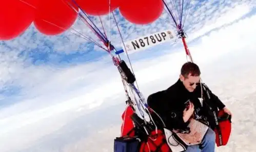 小伙子的一个执念,造就了现实生活中的飞屋环游记