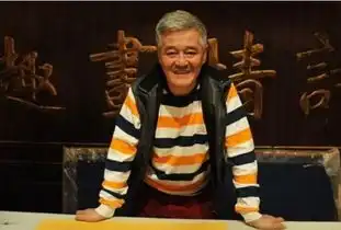 因演乡村爱情成名,被赵本山力捧却始终不红,如今靠卖烤串为生
