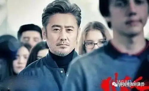 猎毒人吴秀波一出场就领盒饭其实并没有死被他所救
