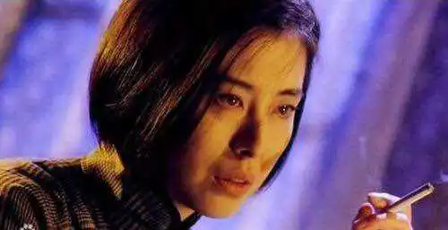 10大女星抽烟照,范冰冰霸气,王祖贤经典,赵丽颖搞笑,她帅死了
