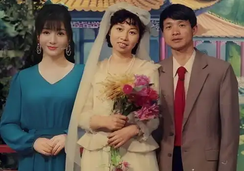 柳岩带全家去迪拜旅游,爸爸一个人跟在后面我没权利享受这福气
