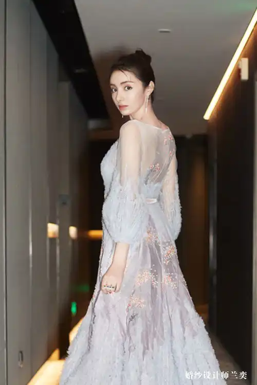 你认识新版还珠格格里的紫薇和香妃吗