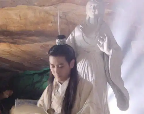 林志颖晒天龙八部花絮图,令人眼前一亮,这才是大家心目中的段誉
