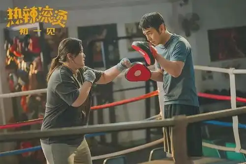 看懂月杜乐莹对豆豆讨好,才知在豆豆逼杜乐莹跳楼时,选择沉默