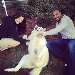 初代吸血鬼最新幕后私照出炉演员组团来卖萌
