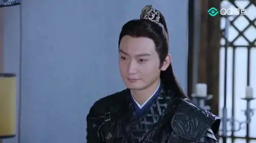 双世宠妃2八王爷把信放桌子上,心里有自己的计划
