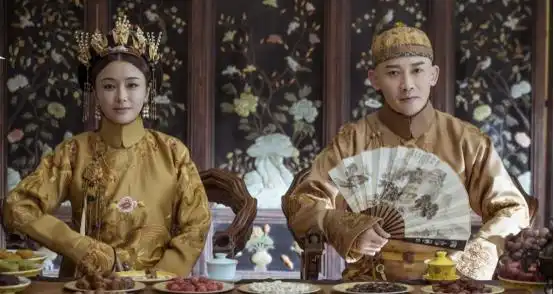 延禧攻略2年后傅璎演新剧吴谨言再暴瘦,手里的书说明一切
