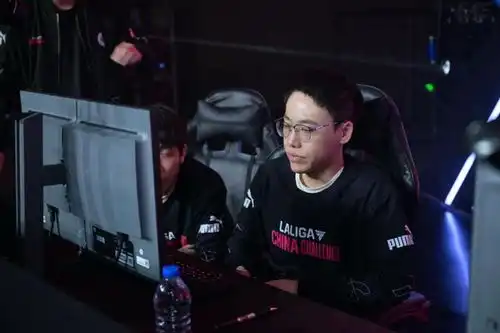 西甲电竞中国挑战赛首日落下帷幕,阿飞队率先进入决赛
