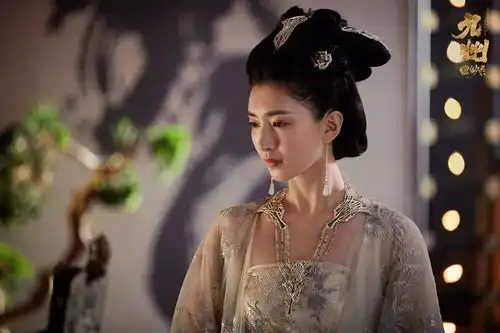 九州缥缈录两大美女江疏影宋祖儿戏内戏外衣品大pk
