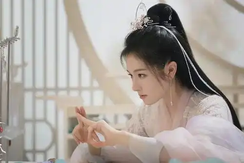 网曝青春剧cp相恋6年,情人节相约泰国,信息直指张新成和李兰迪