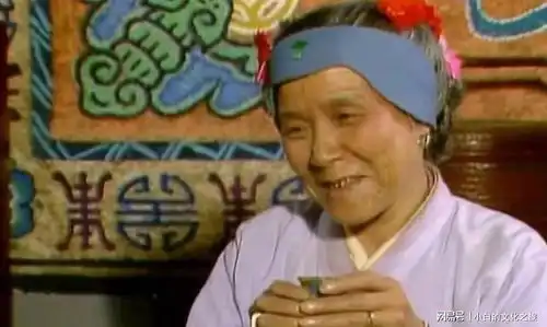 蘅芜苑究竟有什么为何导致女清客刘姥姥沉默不语