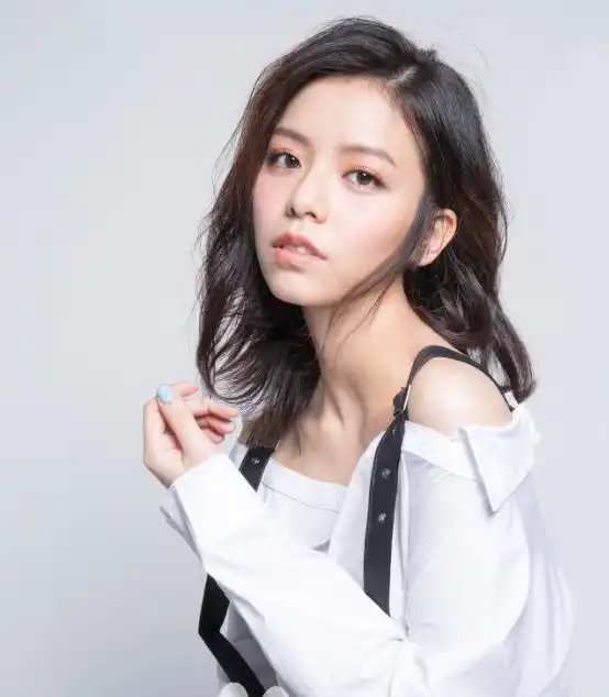 90后台湾女生,毕业于名校,却挤掉马丽成为西虹市首富女主
