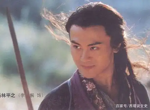 笑傲江湖,岳不群为何急着练辟邪剑法,看看左冷禅对刘正风做了啥
