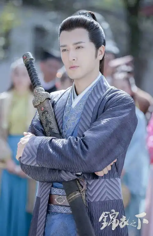 猫戏老鼠何惧输赢,爱情就是一物降一物请看四川卫视锦衣之下