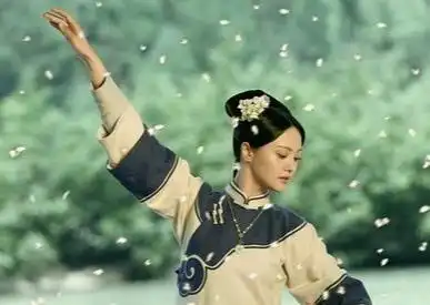 历史上的良妃生前深受康熙宠爱,去世后还得到了康熙的亲自祭奠