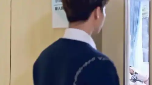 姜生昏迷不醒,凉生哀求她醒来,从此带她去法国远离伤心之地