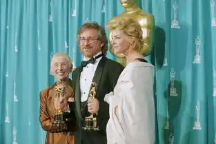 大导演斯皮尔伯格母亲去世享年97岁全力支持儿子导演路
