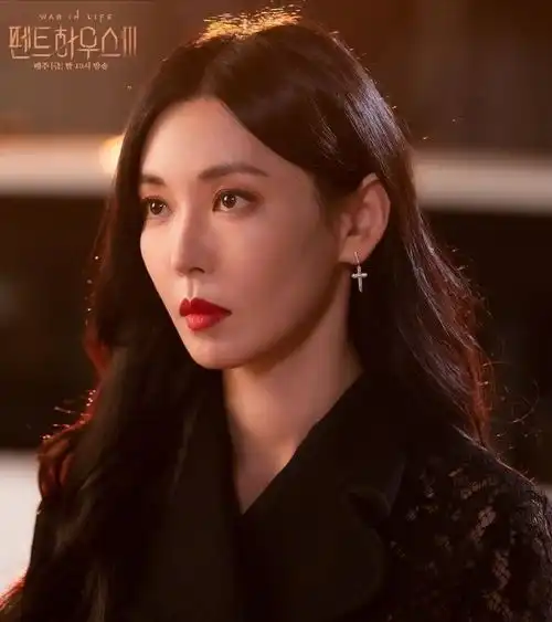 顶楼3本周剧照千夏cp开启虐恋,千书真回眸一笑又美又飒