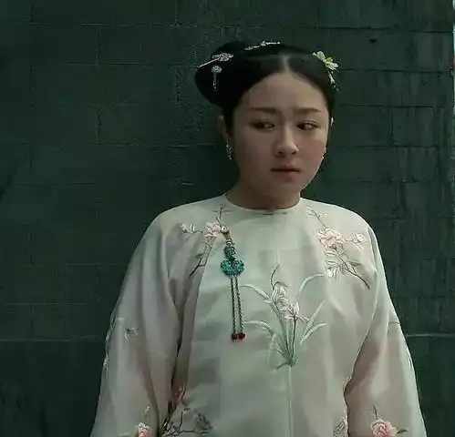 李兰迪剧照截图对比,精修图和剧照差距有点大,百万修图师这次又立功了
