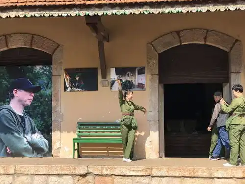 向往已久的碧色寨找寻逝去芳华,青春虽已不再,童心依然未泯
