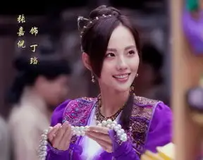 张庭夫妇牵手现身老公林瑞阳白发抢眼
