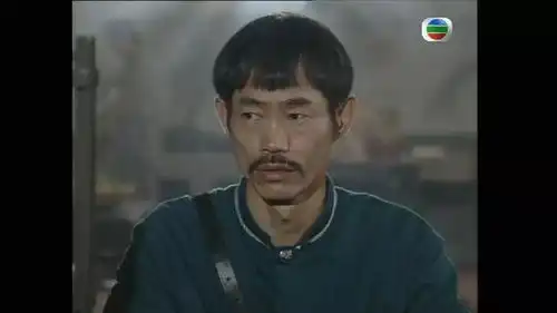 本是李小龙御用替身,李小龙去世后只能演配角,直到遇见周星驰
