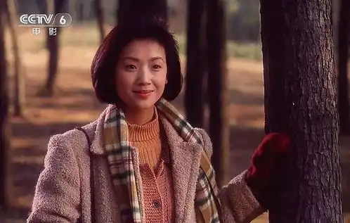 新版半生缘刘嘉玲穿学生装扮嫩,蒋欣身形壮硕不像弱女子
