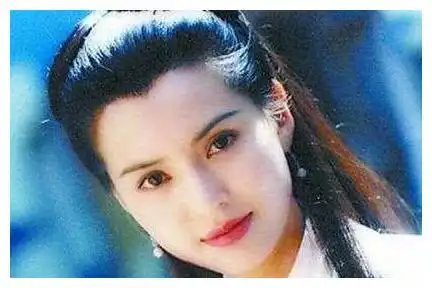 原来小龙女最佳人选是杨紫,躺在绳上的瞬间,让人看直眼了
