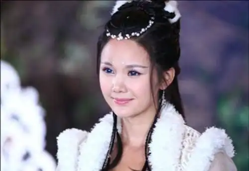 她原来是宋祖英的妹妹,长相清秀比姐姐还美,为何一直没红起来
