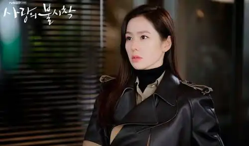 爱的迫降本周新剧照玄彬孙艺珍同逛商场,高甜升级
