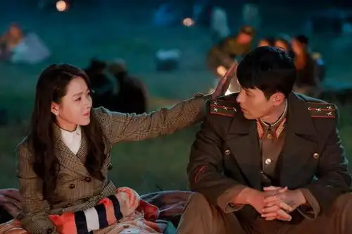 玄彬宋慧乔情断十年疑复合女方项链暗藏秘密,点赞定情曲不避讳
