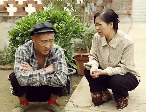 带8名战友来家里做客,丈夫一周花了4万,妻子发火丈夫却让她忍耐
