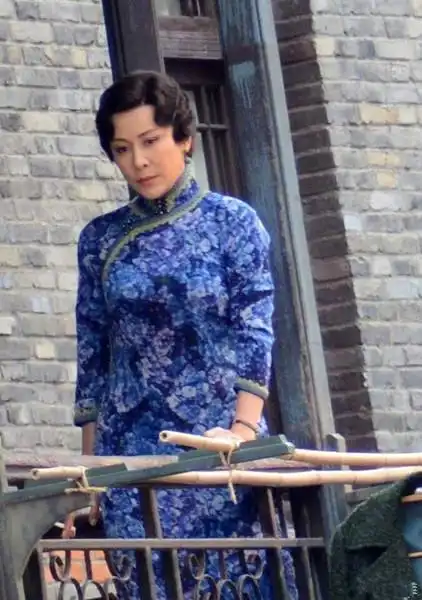 新半生缘路透剧照曝光,刘嘉玲和林心如比较,真的像母女