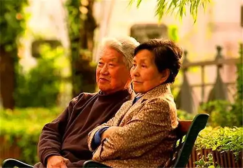 苦等20年,她终嫁心上人,被宠到90岁只要是你,多晚都没关系
