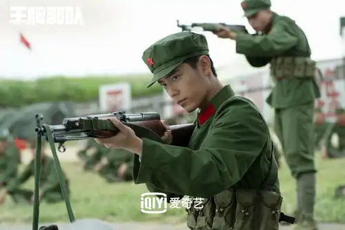 王牌部队开播三天,本以为阵容是收视王者,没想到全靠流量小鲜肉,主角连猪都分不清