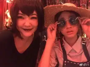 组图小s提前过万圣节晒照露香肩携女儿贾静雯玩cos超嗨
